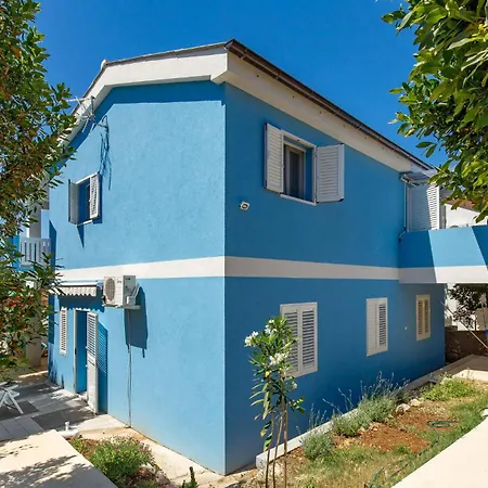 Apartment Stunning In With Wifi Košljun
